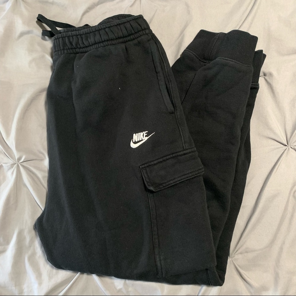 black nike sweatpants